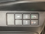 ハンドルの右側にHondaセンシング用のメインスイッチとパワーテールゲートスイッチがついています。パワーテールゲートスイッチは車内からでもテールゲートの開け閉めを電動でできます。