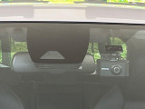 【トヨタセーフティセンス】走行中に前方の車両等を認識し、衝突しそうな時は警報とブレーキで衝突回避と被害軽減をアシスト。より安全にドライブをお楽しみいただけます。