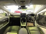 見通しのよいすっきりとした視界で、誰でも運転しやすいです。運転のしやすさは疲れにくさにも繋がりますよ♪