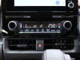 オートエアコンが車内を快適にしてくれます。