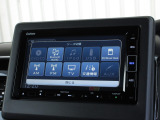 ナビゲーションは純正メモリーナビ(VXM-214VFi)を装着しております。AM、FM、CD、DVD再生、Bluetooth、音楽録音再生、フルセグTVがご使用いただけます。