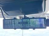 【デジタルルームミラー】後席の大きな荷物や同乗者で後方が確認しづらい時でも安心!カメラが撮影した車両後方の映像をルームミラー内に表示。クリアな視界で状況の確認が可能です!