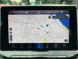 タッチスクリーンをタップするかスワイプするだけですべての機能を呼び出せます。Apple CarPlayおよびAndroid Autoに対応しスマートフォンとのシームレスな 連携も実現。さらに、USBポートを標準装備しています。