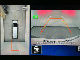 【アラウンドビューモニター】まるでクルマを真上から見ているようなアラウンドビューモニターで運転をサポート。運転席から見えにくい車の四隅や後方もモニターでしっかり見えます。
