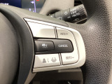 【アダプティブ・クルーズ・コントロール】予め設定した車速内でクルマが自動的に加減速。 前走車との適切な車間距離を維持しながら追従走行し、高速道路でのドライバーの疲労を軽減してくれる嬉しい機能付♪