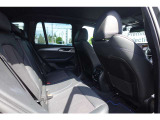 リアシートも広々とご利用頂けます。お車詳細や展示状況はフリーダイヤル(0078-6002-498412)またはBPS城東鶴見06-6933-6600迄お気軽にお問合せ下さい。