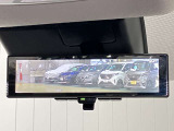 【インテリジェント ルームミラー】車両後方のカメラ映像をミラー面に映し出すので、車内の状況や、天候などに影響されずいつでもクリアな後方視界が得られます!