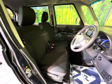 運転席シート廻りは使用感も少なく、良好な状態となっています。丁寧に使われていたことがよくわかりますね。