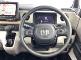 運転席は水平基調になっており視界が広く運転しやすくなっております。