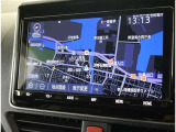 純正ナビを装備。タッチパネル式で使いやすく、お出かけもラクラクです。