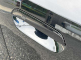 【デザインとの融合】BMWデザイナーが創り出したボディデザインを損なう事のない様に配置とデザインに拘っています。ドアノブについてもBMWの拘りに妥協はありません。