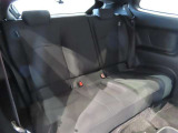 ゆとりある広々とした車内空間は、ドライブを始め買い物やレジャーなど、幅広く活躍します。一人でもみんなとでもお出かけを楽しみましょう!