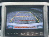 便利なバックカメラ付きで車庫入れも安心。