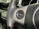 ステアリングにオーディオ操作スイッチが付いています。オーディオ画面に直接タッチしなくても操作が出来ますので、運転に集中できます。