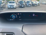 スピードメーターやタコメーターなど一般的なメーター表示に加え、ECOメーターなどエコドライブ度を表示する機能も充実。視覚的にエコドライブが楽しめます。