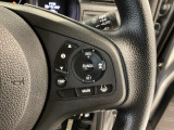【アダプティブ・クルーズ・コントロール】予め設定した車速内でクルマが自動的に加減速。 前走車との適切な車間距離を維持しながら追従走行し、高速道路でのドライバーの疲労を軽減してくれる嬉しい機能付♪