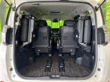 【パワーバックドア】スマートキーや運転席のボタンを押すだけでリアゲートが自動で開閉します!荷物を持っている時や、高い位置にあるバックドアを閉める際に便利な機能です♪