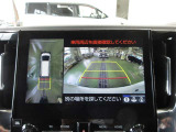 車両を上から見たような映像をナビ画面に表示するパノラミックビューモニター。