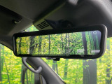 【デジタルインナーミラー】後席の大きな荷物や同乗者で後方が確認しづらい時でも安心!カメラが撮影した車両後方の映像をルームミラー内に表示。クリアな視界で状況の確認が可能です!