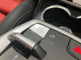 【プッシュスタート】プッシュスタートの最大のメリットは「防犯対策」です。スマートキーと車のIDが合致しないとエンジンは始動させることができません。