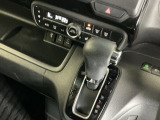 発進時から滑らかに加速する無段階変速のCVTはストップ&ゴーの多い街の中も快適です