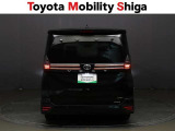リヤのコンビネーションランプは後続車からも確認しやすいデザインです。