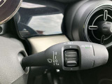 オリジナルサービスもついたMINI自動車保険も取り扱っております。MINI自動車保険にご加入いただくと、万一のトラブルを24時間365日サポートするエマージェンシー・サービスの〈プレミアム〉をご利用いただけます。