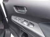 窓の開閉も楽々♪大きなサイドウィンドウは見晴らしのよさ、運転のしやすさを実感できます。