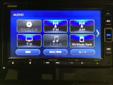 ナビゲーションはフルセグTV、インターナビ対応のGathers純正メモリーナビを搭載しています。Bluetoothオーディオ機能がありますので、スマートフォンなどの音楽も再生できます。