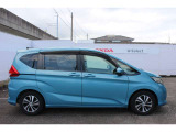 縦列駐車やUターンなど、日常のシーンで使いやすさを実感できる小回りの良さです。