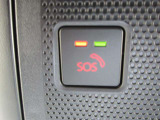 エアバッグ作動時や後突時、もしくは車内のSOSボタンを押した際に緊急通報オペレーターに連携し、救急・警察を手配します。更にオペレーターにも連携、お客様のご要望に応じてロードサービスの手配を行います。