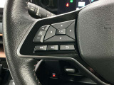 【ステアリングスイッチ】運転中に前方から目線をそらすことなくオーディオ等の操作が可能な便利機能!安心&快適なドライブを演出してくれます。