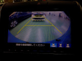バックカメラの画像です。ガイドラインがスムースな車庫入れをサポートいたします。車庫入れの安心感がアップしますね。