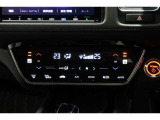 運転席と助手席の温度設定の変更が可能な左右独立タイプのデュアルエアコンです♪♪♪暑がりな人・寒がりな人も誰もが車内を快適にお過ごしいただけます♪♪♪