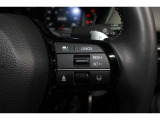 安全運転支援システムHonda SENSINGを搭載しております。衝突軽減ブレーキや誤発進抑制機能、アダプティブクルーズコントロールや車線維持など複数の先進技術で安心と快適なドライブをサポートします。