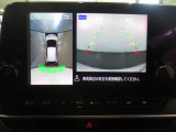 上から見下ろしているような映像で駐車をサポートするアラウンドビューモニターと安心のバックモニター付き!ナビの画面にカメラ映像がしっかり表示されるので、駐車が苦手な方でも安心して車庫入れができますよ♪