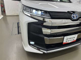 LEDヘッドライトです。デザイン性がよくとても明るいので、夜間の走行や悪天候でも安心です。しかも長寿命!