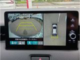バックに入れるとナビにこのように映し出されます!障害物がある際もお知らせしてくれます。