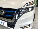 【LEDヘッドライト】悪天候や夜間走行時も良好な視界を確保し安心して運転できる高輝度LEDヘッドライトを装備!点灯速度が早く、消費電力も抑えられています。