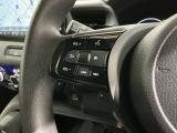 ステアリングにオーディオ操作スイッチが付いています。オーディオ画面に直接タッチしなくても操作が出来ますので、運転に集中できます。