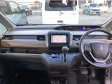 【インパネ】伸びやかで操作性の高いインパネ周り。毎日乗る車だからこそお気に入りの空間で。