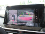 車を上から見下ろしているかのような映像で周囲の状況を確認できるアラウンドビューモニター。狭い駐車場や駐車が苦手な方でも安心。