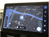 純正ナビを装備。タッチパネル式で使いやすく、お出かけもラクラクです。