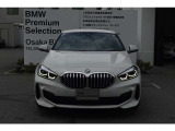 ドイツ本社と同様の教育、訓練を受けたBMW専門のメカニックが100項目にも上がるポイントを徹底的にチェック。交換基準に達した部品があればBMW純正部品を使用し整備した後にお客様に引渡しとなります。