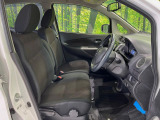 運転席シート廻りは使用感も少なく、良好な状態となっています。前オーナー様が丁寧に使っていたことがよくわかりますね。