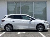 オリジナル・サービスもついたBMW自動車保険も取り扱っております。BMW自動車保険にご加入いただくと、万一のトラブルを24時間365日サポートするエマージェンシー・サービスの〈プレミアム〉をご利用いただけます。