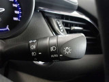 オートライト機能装備です!車外の明るさに応じて、自動的にライトの点灯・消灯をしてくれます♪