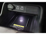 ワイヤレス充電搭載!対応した機器を置くだけで充電することが可能です!