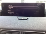 Bluetoothに接続することで、スマートフォンに入っている音楽アプリを車内で楽しめたり、通話が出来ます♪