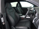 Audi車はどの車種も全てレザーハンドルです。そこにはAudiのこだわりがあり質感の高いレザーでしっかりと手に馴染み、高級感を演出します。